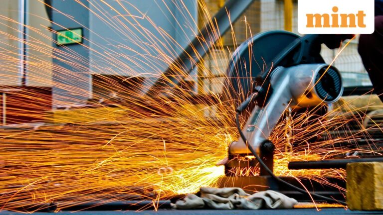 PMI: Indian manufacturers' business confidence shrinks as US tariffs start to pinch