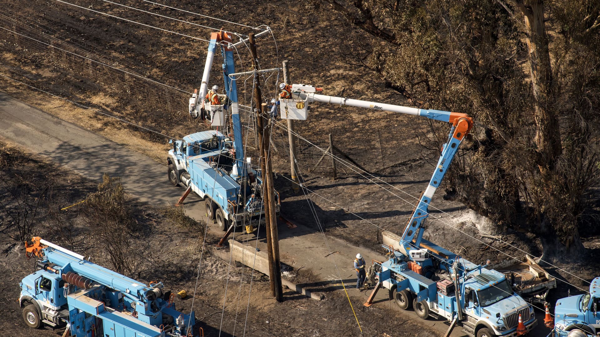 PG&E reaches $100 million shareholder settlement over 2017, 2018 California wildfires