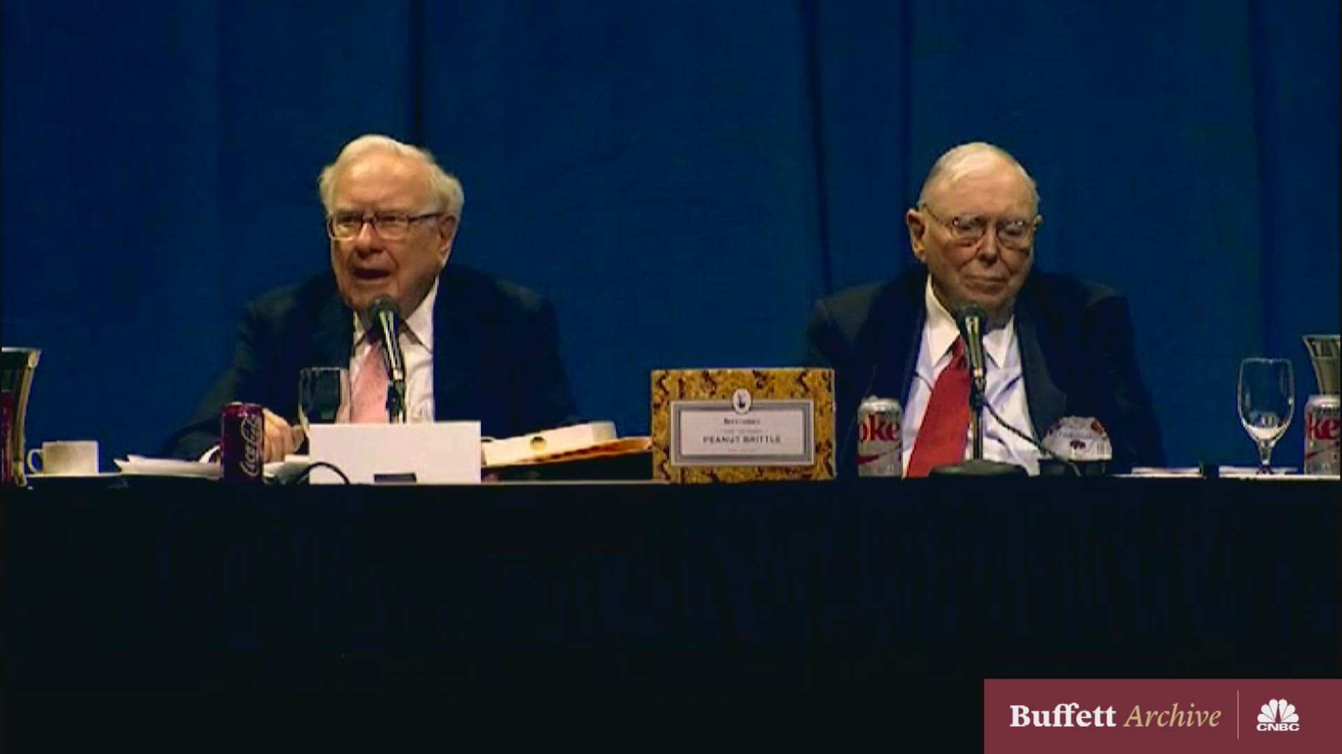 How much should Buffett's successor get paid?
