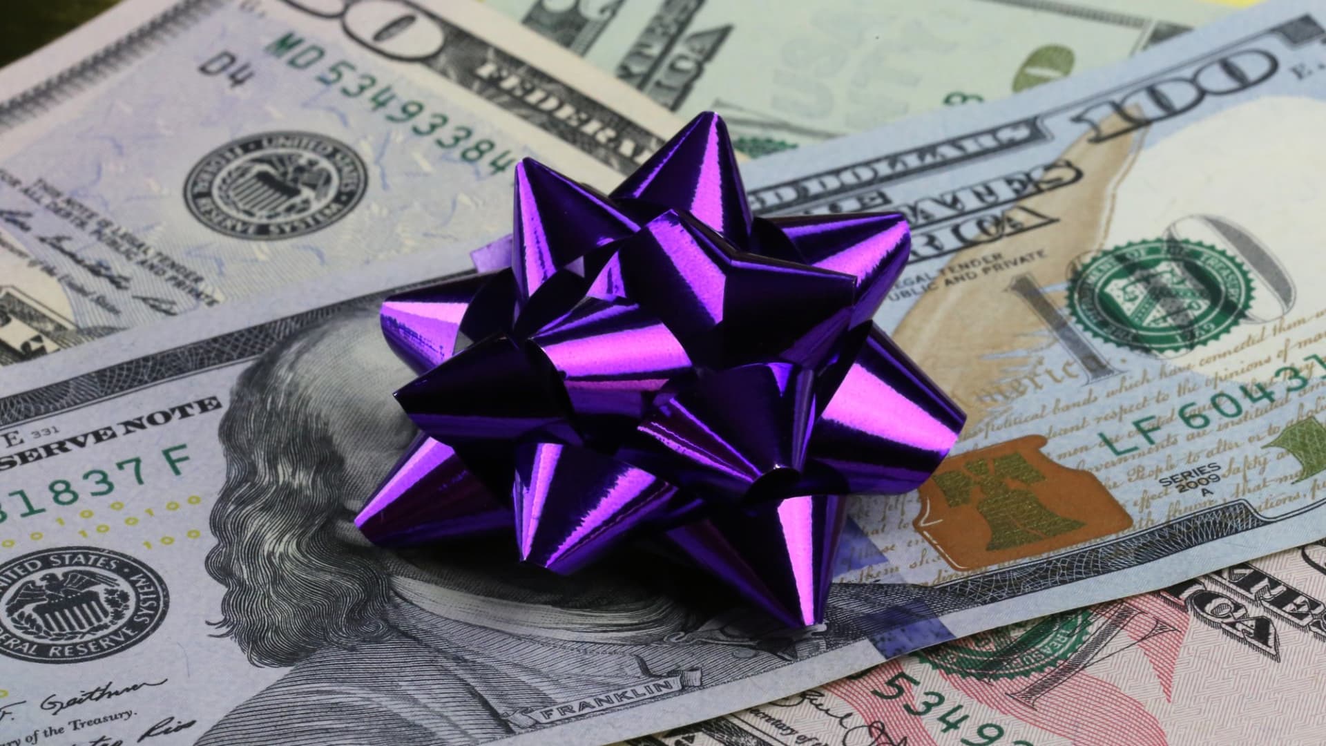 Giving to donor-advised funds surges on expiring tax cuts and a hot stock market