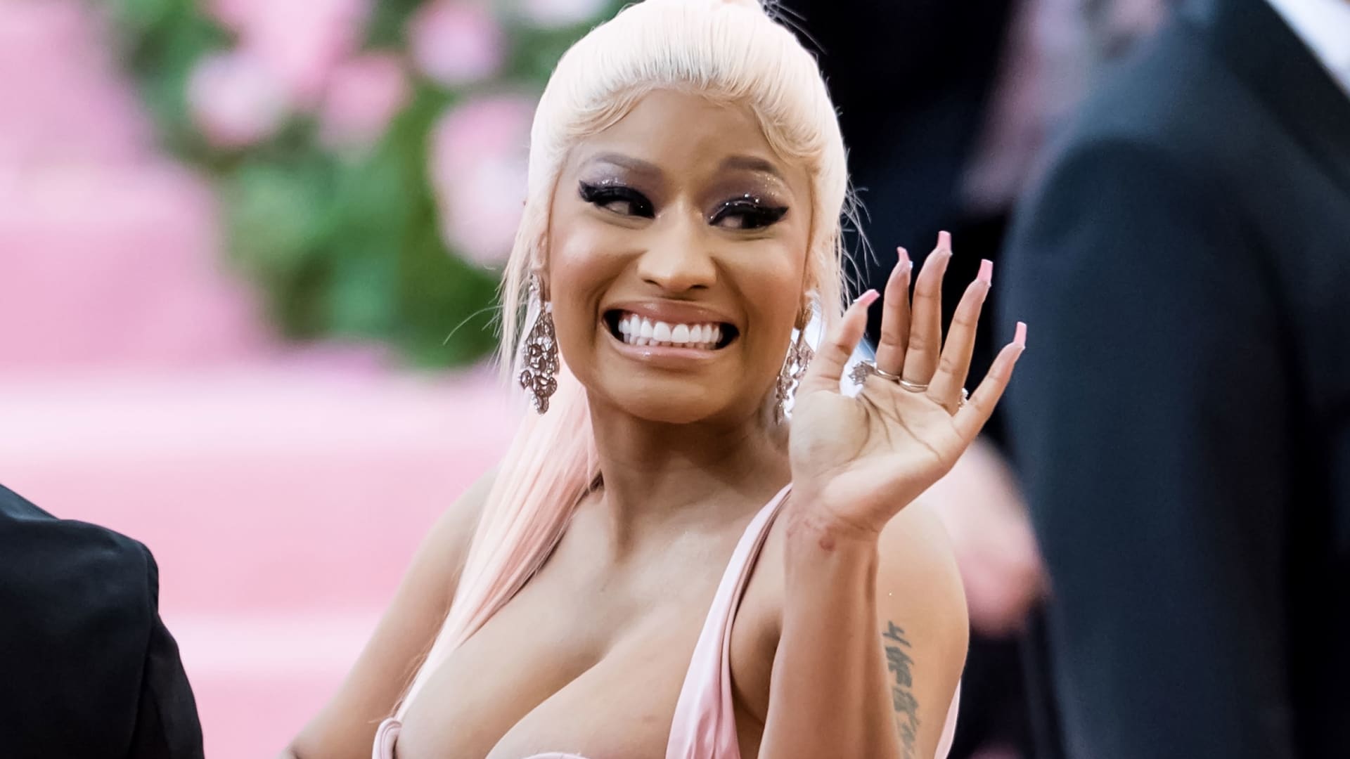 Rap artist Nicki Minaj pledges support for Trump accounts