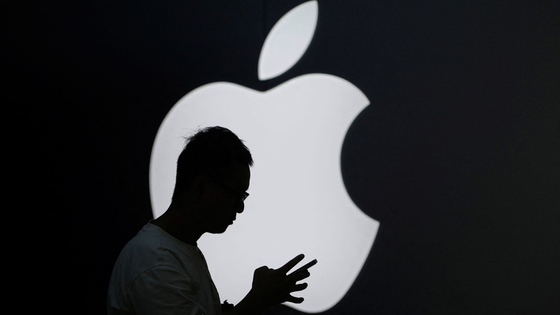 Apple shares may be rangebound post earnings. How to use options to wring out profits anyway