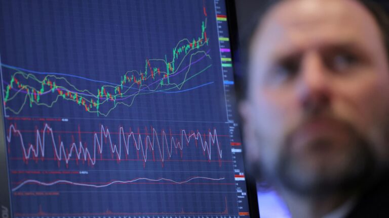Investors flock to hedge funds at fastest pace since Global Financial Crisis as uncertainty dominates markets
