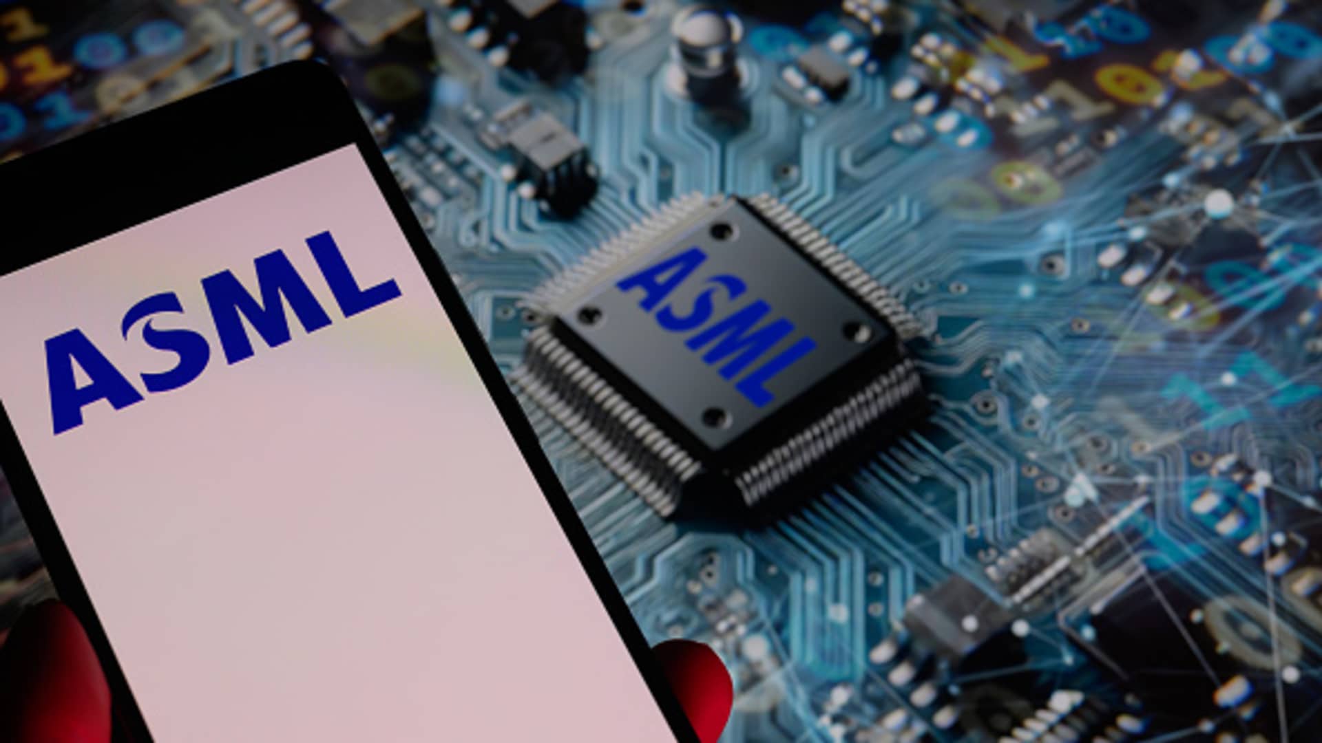 Chip giant ASML posts record orders and upbeat 2026 guidance as AI boom continues