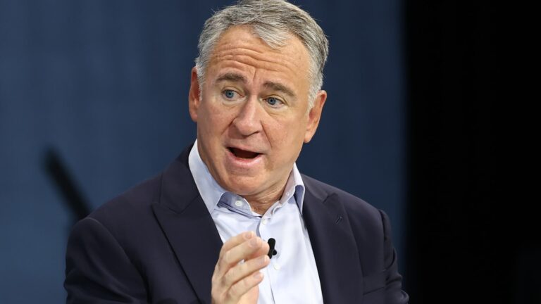 Here’s how much money the world’s biggest hedge funds made in a recording-breaking 2025