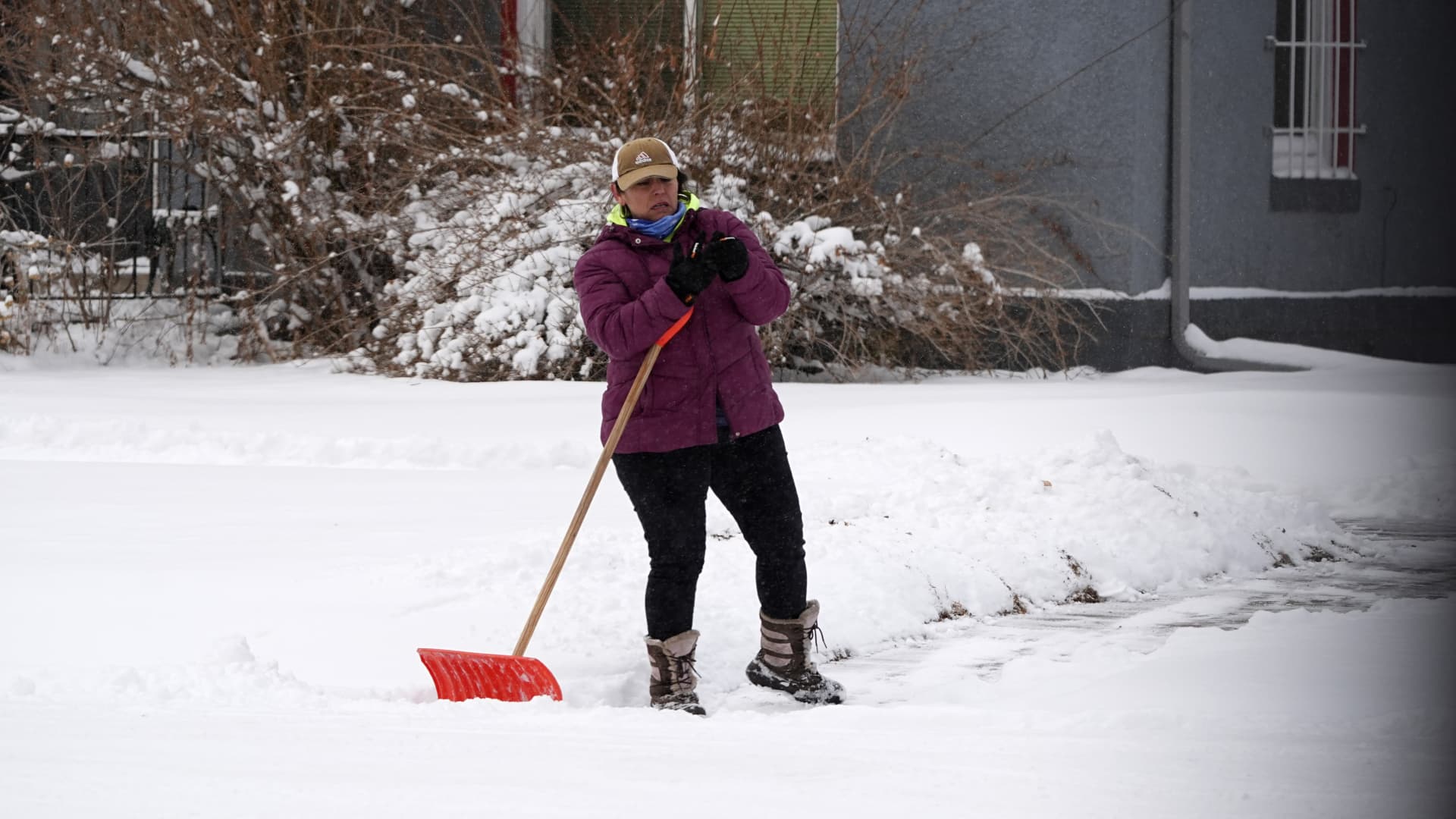 Natural gas prices soar as Arctic cold to blast Upper Midwest and descend across U.S.