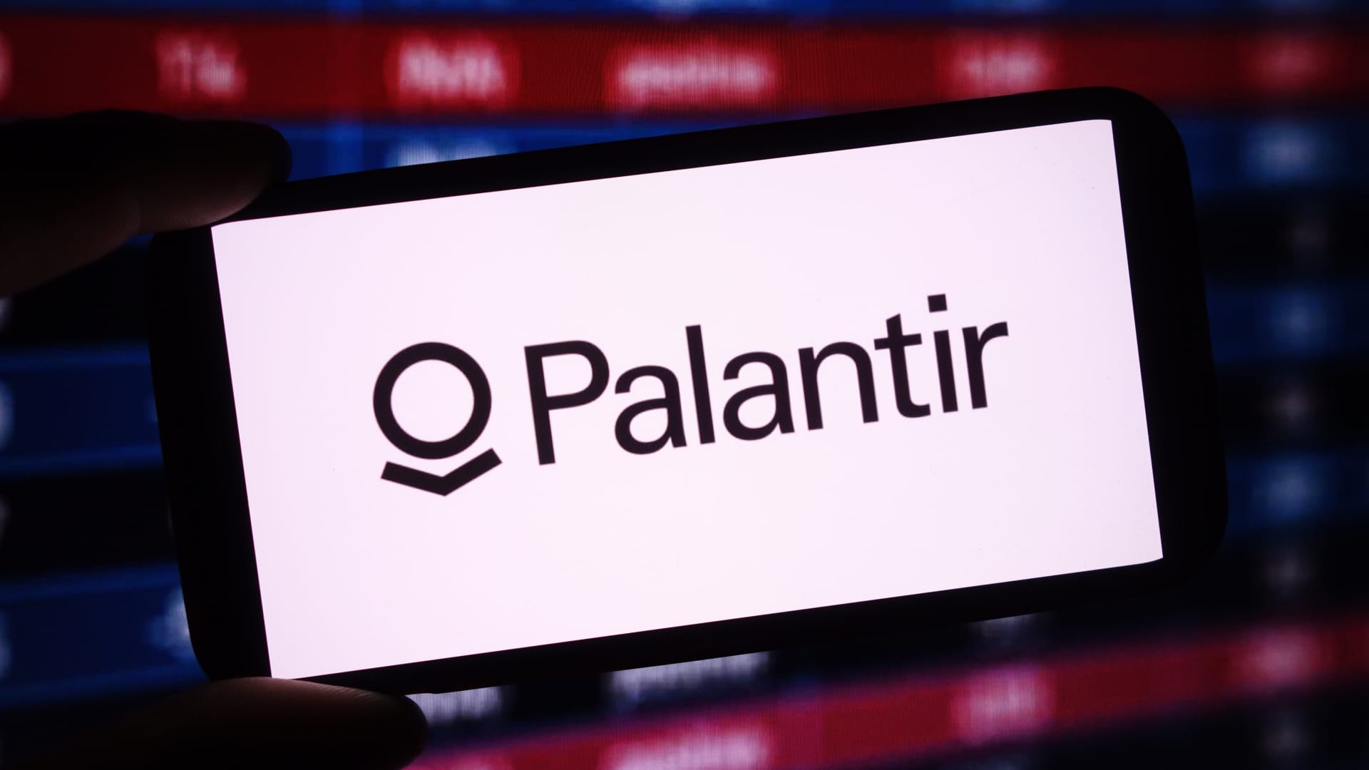 RBC sees a bunch of red flags on Palantir ahead of earnings, sees stock eventually falling 70%