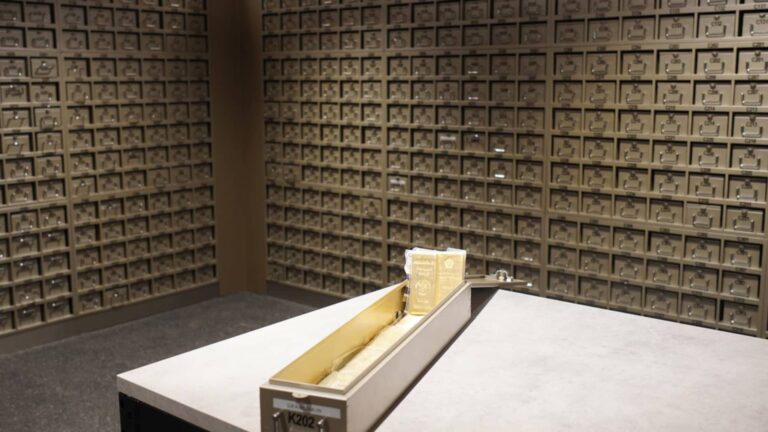 Buy gold and sell silver as the metals' run to record unwinds, says Carter Worth