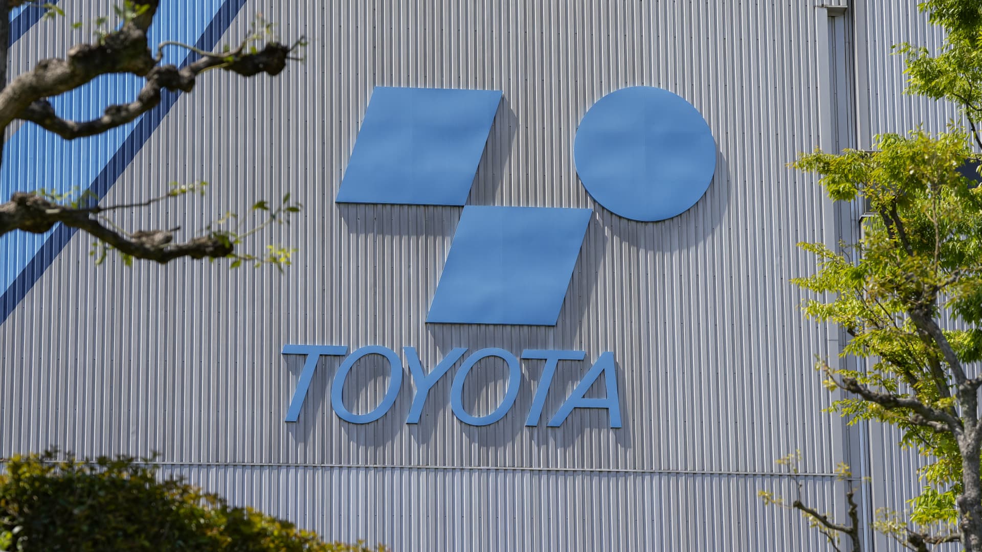 Toyota Industries shares jump after Toyota Motor raises buyout offer to over $35 billion