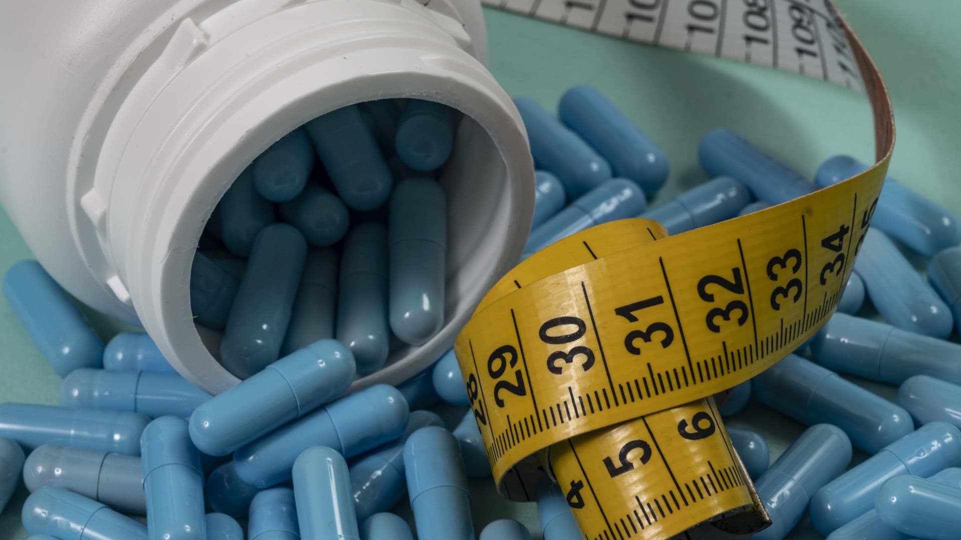 Airlines to save big money on fuel as new weight-loss pills gain popularity, Wall Street says