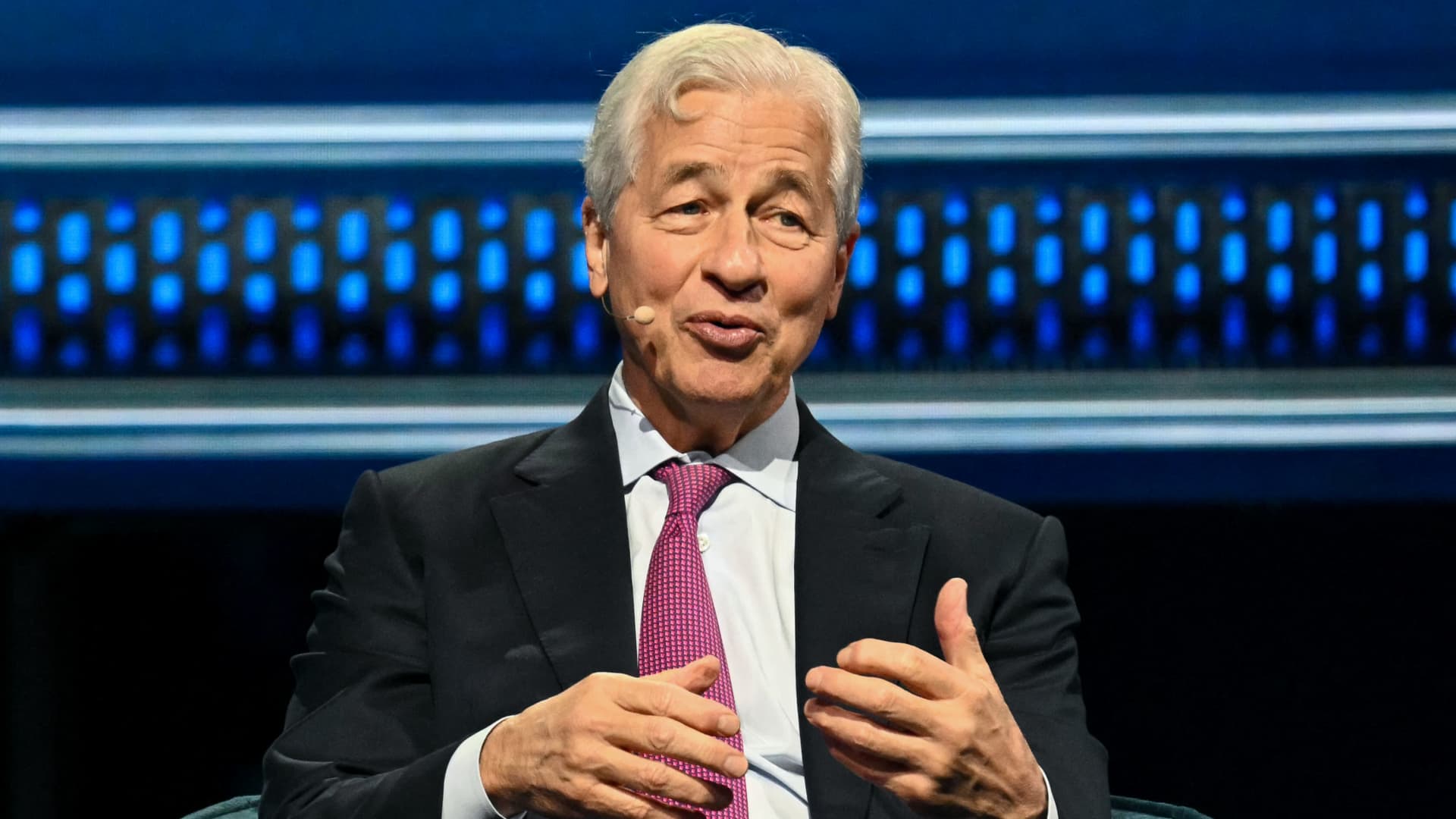 Jamie Dimon says U.S. should impose Trump's credit card rate cap in Vermont and Massachusetts