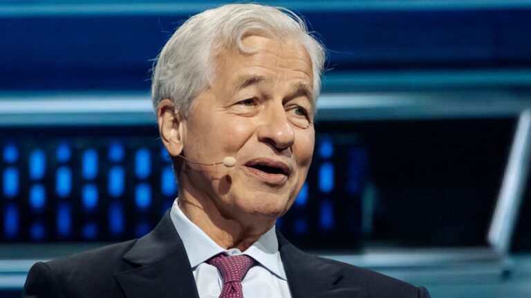 JPMorgan Chase is set to report fourth-quarter earnings – here's what the Street expects