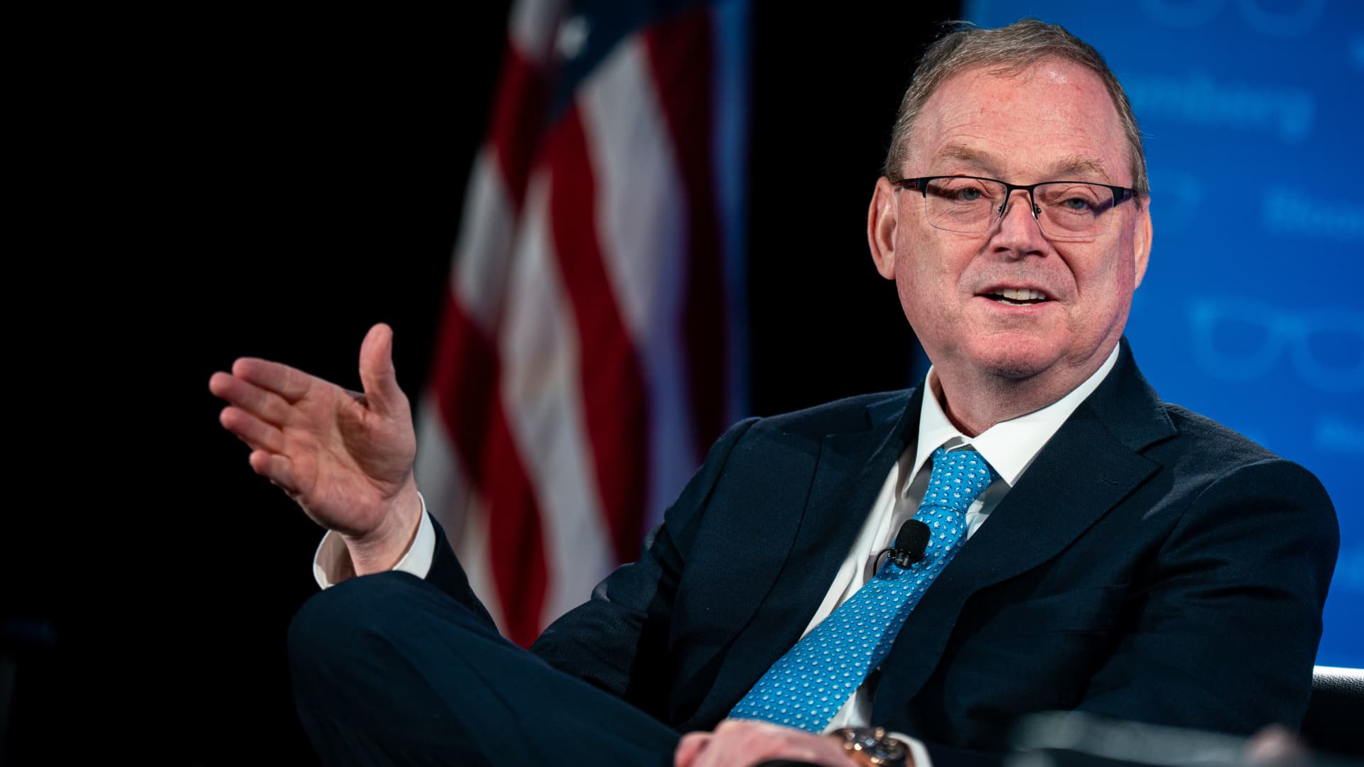 Kevin Hassett pivots to possible ‘Trump cards’ amid credit card battle with banks