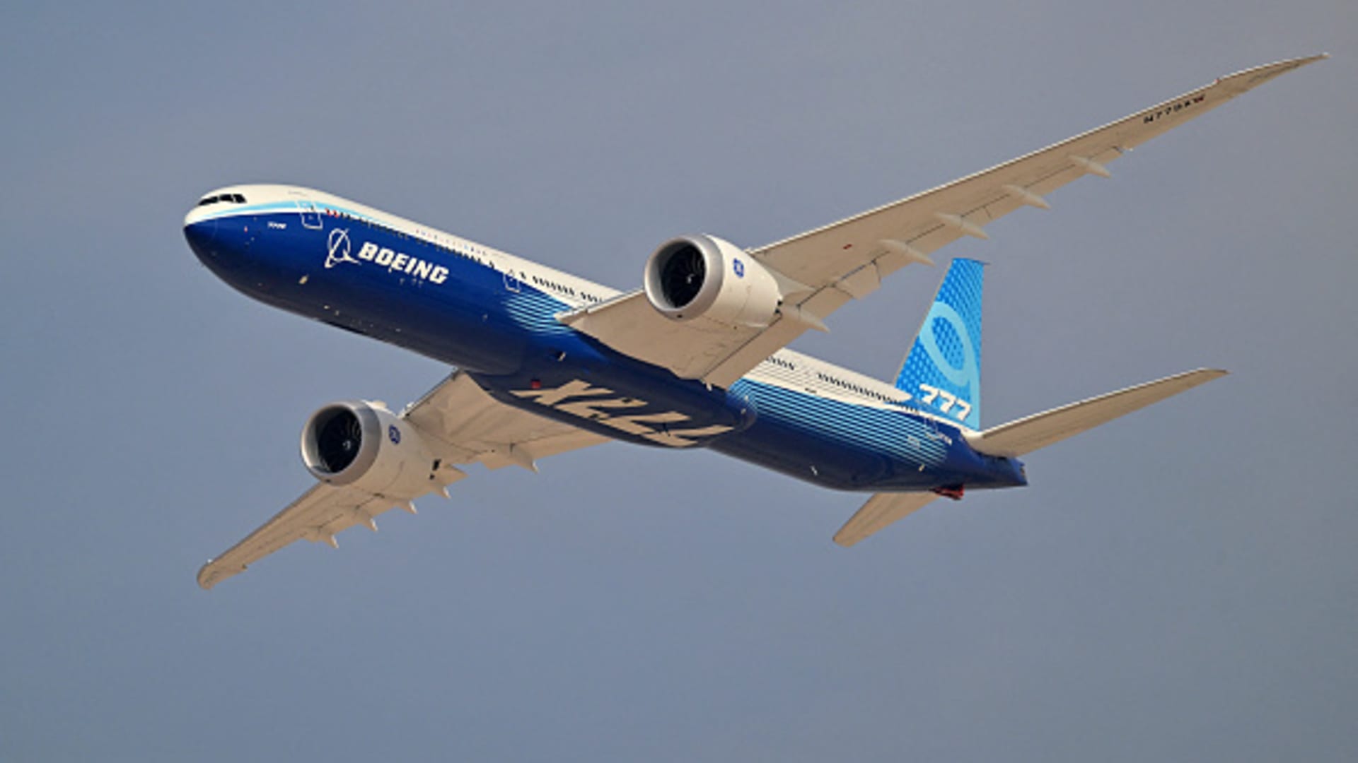 Why Jim Cramer says to avoid oil stocks but to buy on Boeing