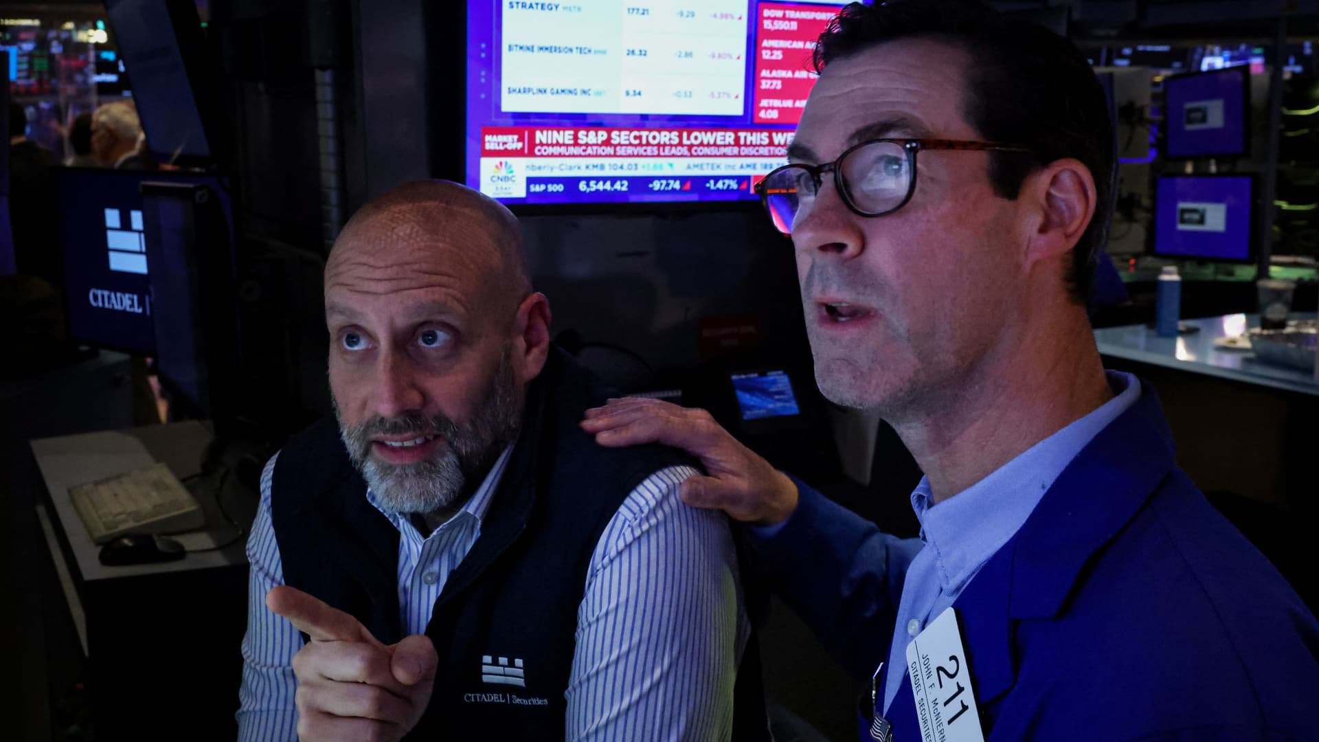 Treasury yields inch lower as investors monitor escalating trade tensions