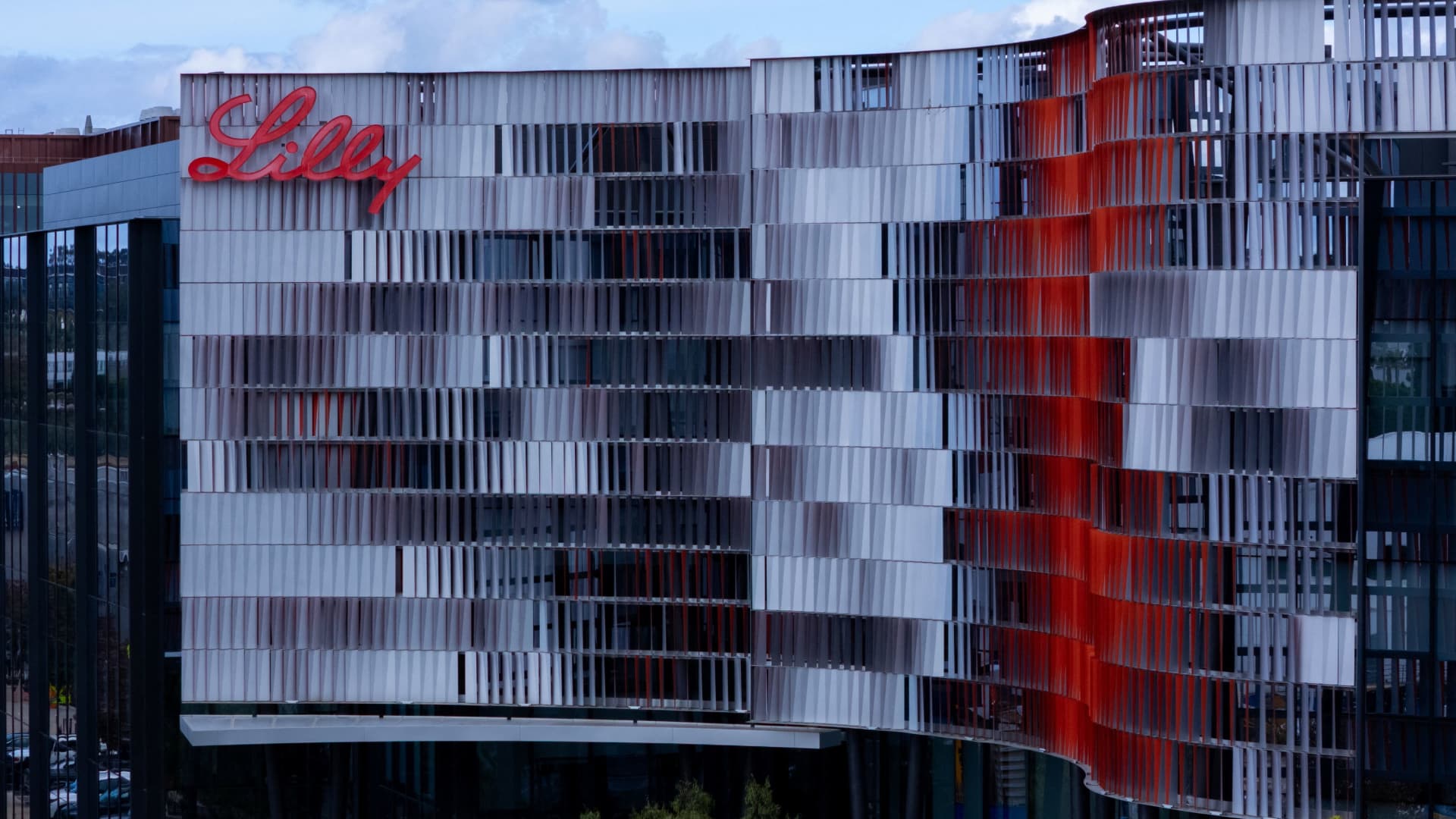 Eli Lilly looks to sharpen its domestic supply edge by building another U.S. plant