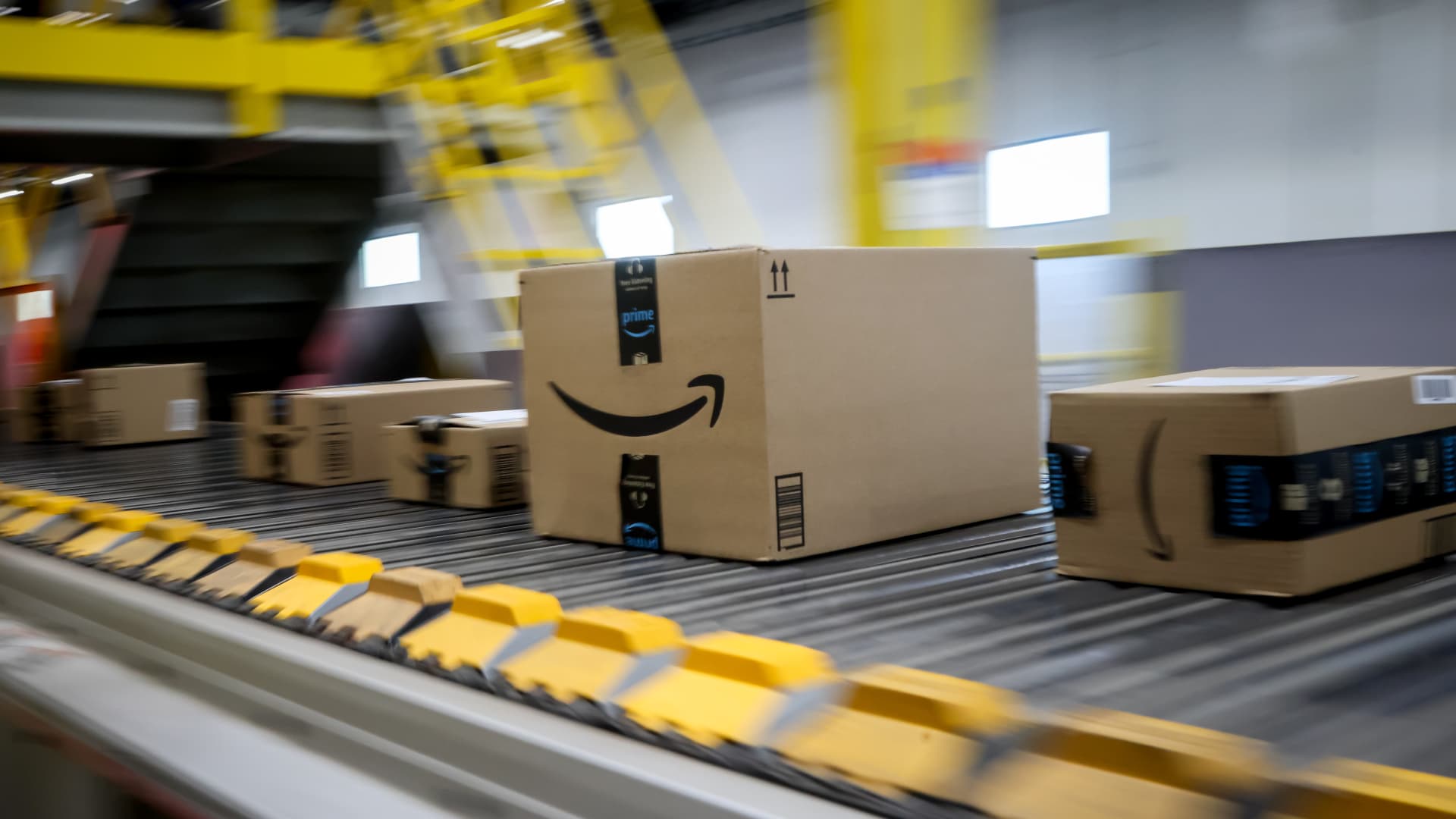 Buy Amazon for a prospective breakout, says Carter Worth