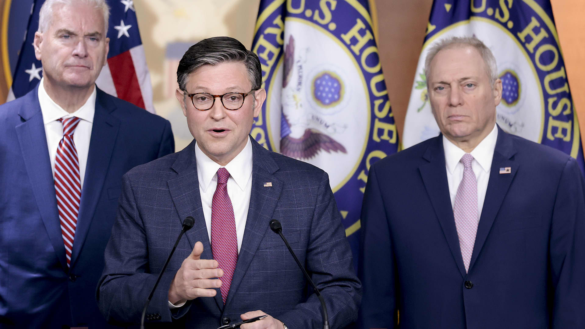 House easily passes spending package as lawmakers work to avoid another shutdown