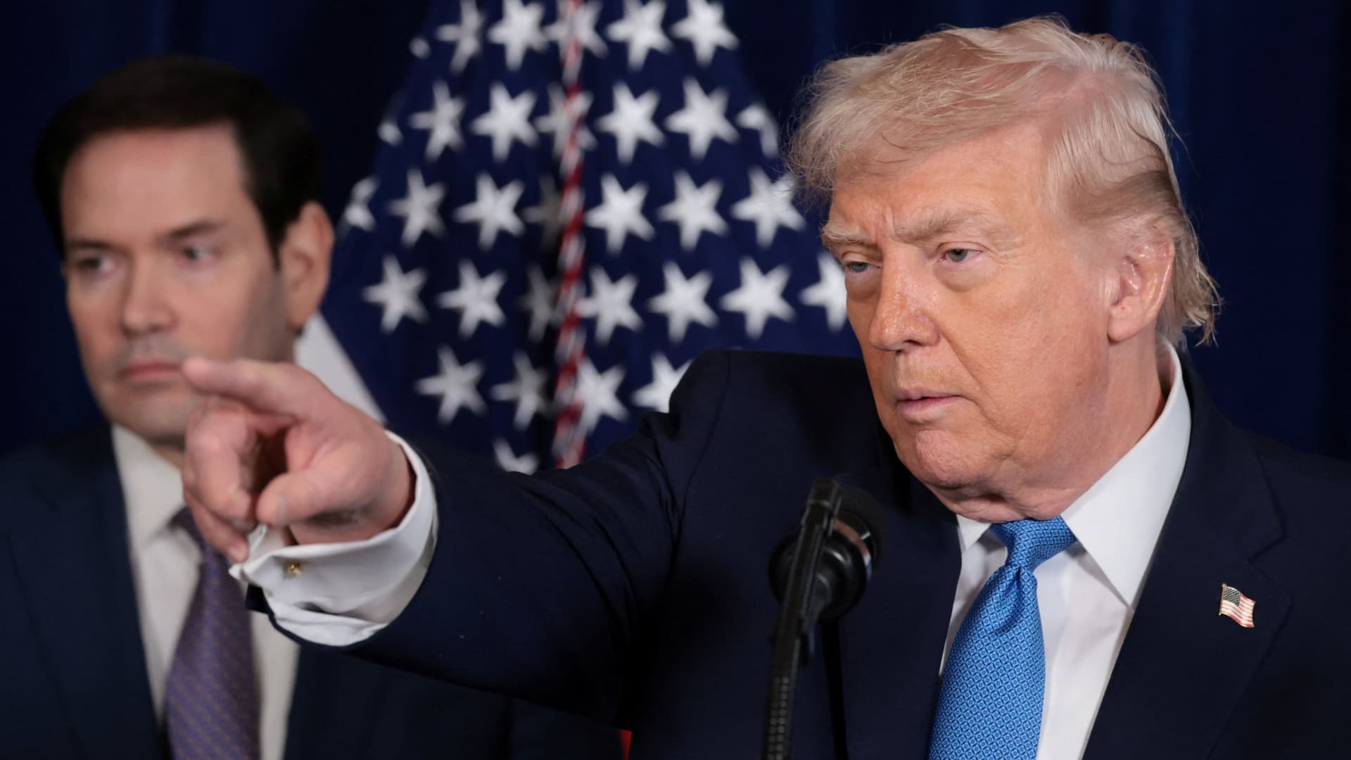 Trump admin pressed on pardon for ex-Honduras president after Venezuela’s Maduro snatched