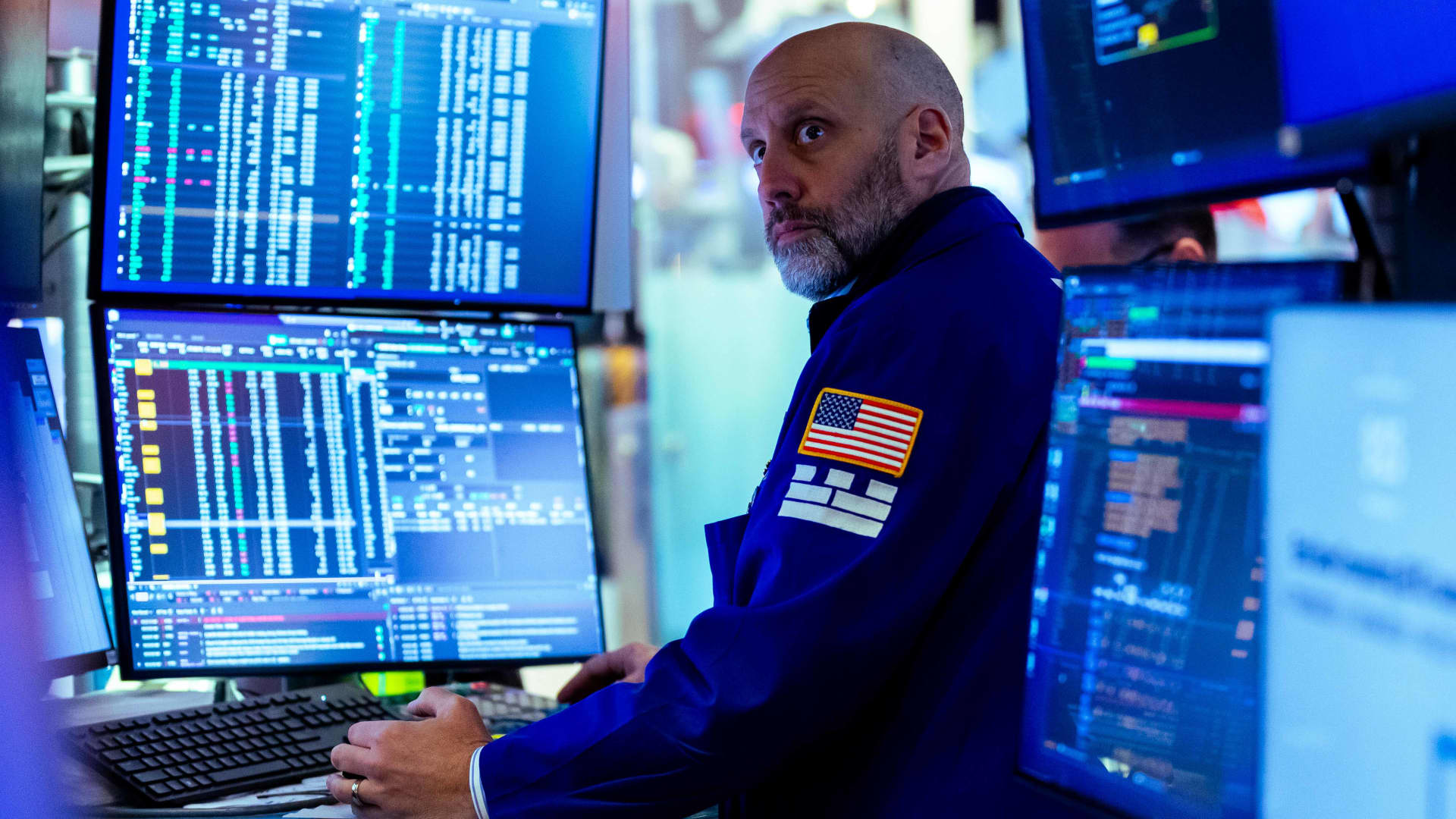 Katie Stockton reviews some of Fairlead's best trades of 2025, including Tesla and Estee Lauder