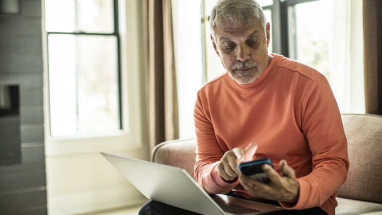 Older workers could use 401(k) money to buy annuities, under bipartisan bill