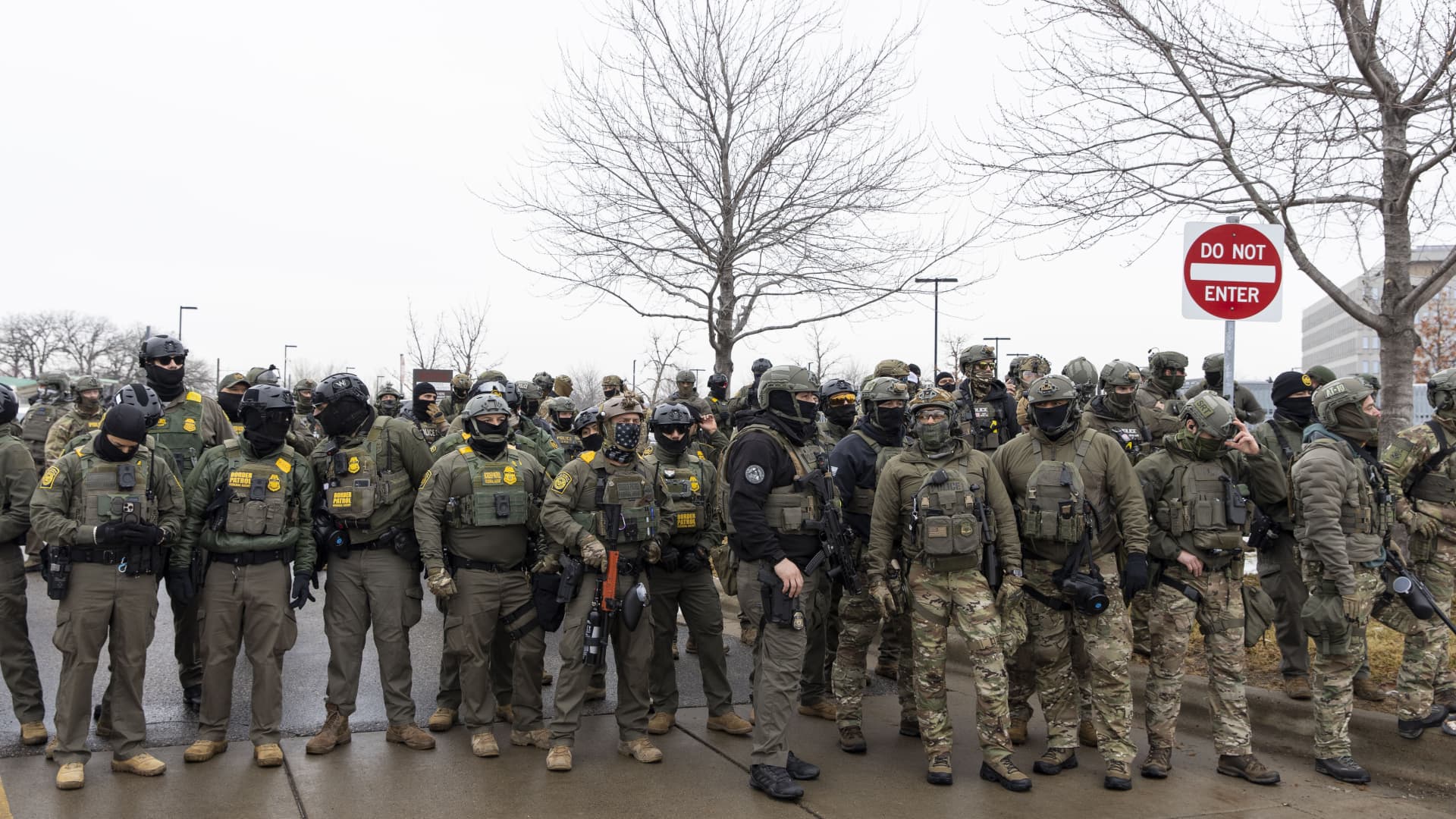 Pentagon readies 1,500 troops for potential Minnesota deployment, U.S. officials say