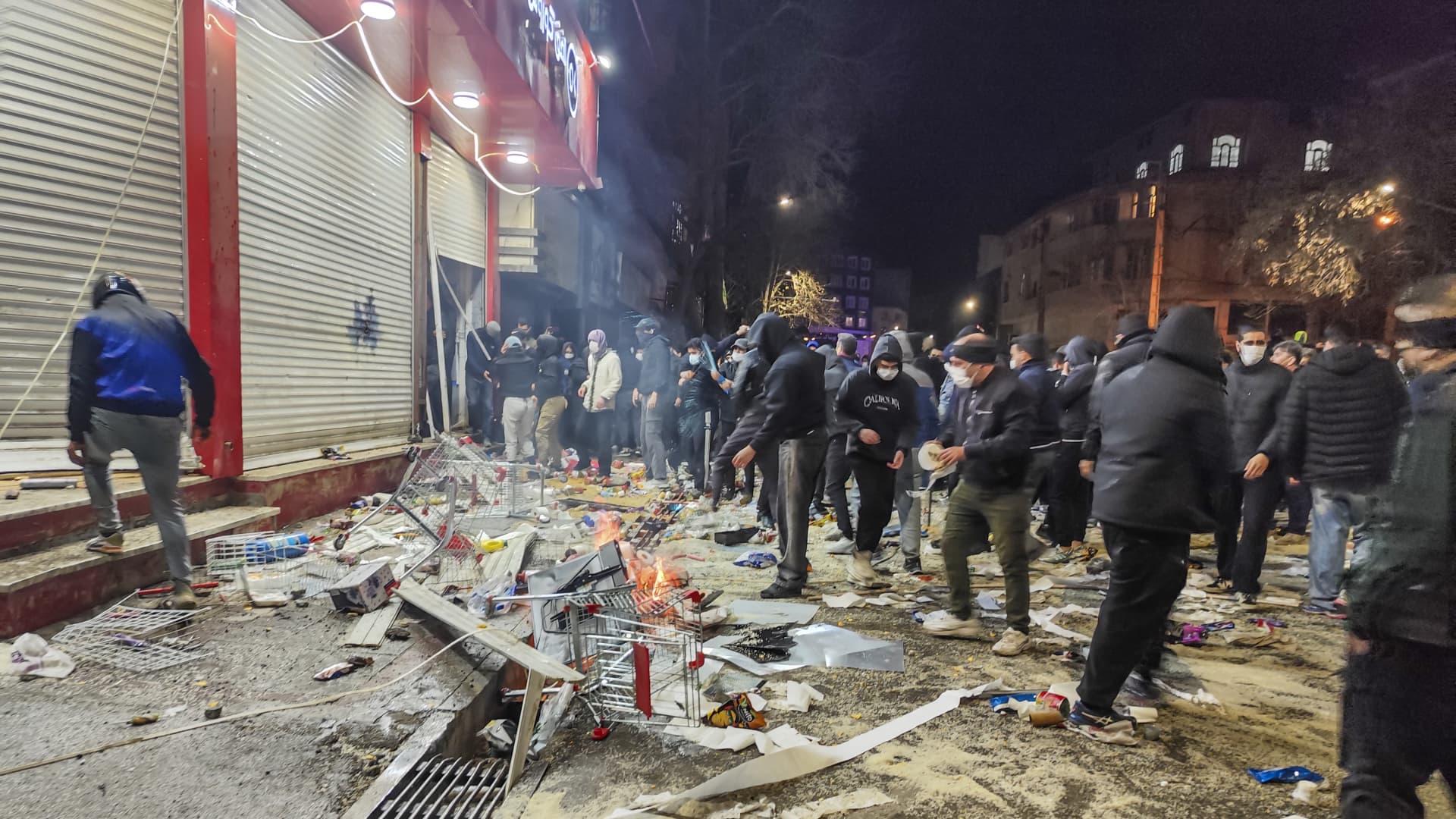 New Trump warning as Iran cuts internet with protests across country