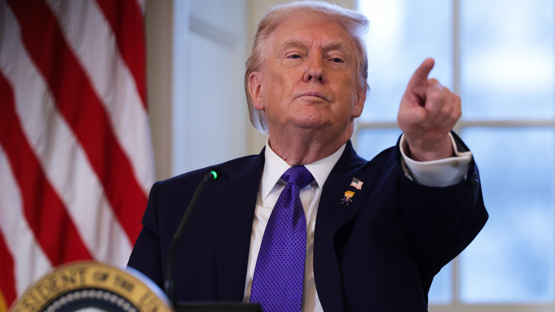 Trump seeks to stop courts, creditors from seizing Venezuelan oil revenue in the U.S.