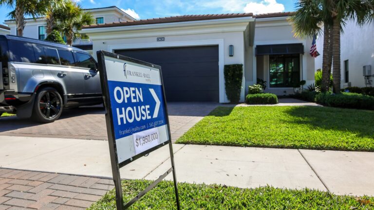 Pending home sales drop sharply in December, dampening 2026 outlook
