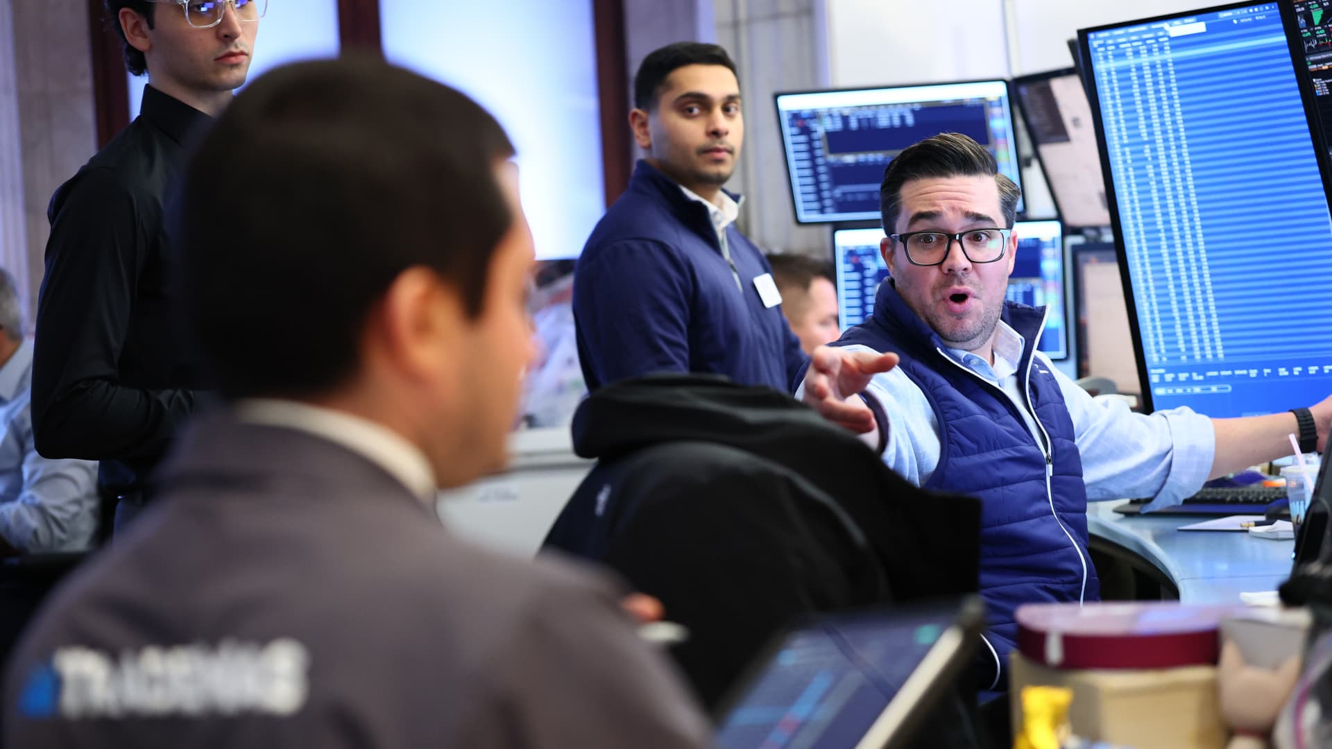 Stock futures slip after S&P 500, Dow slide for two straight sessions: Live updates