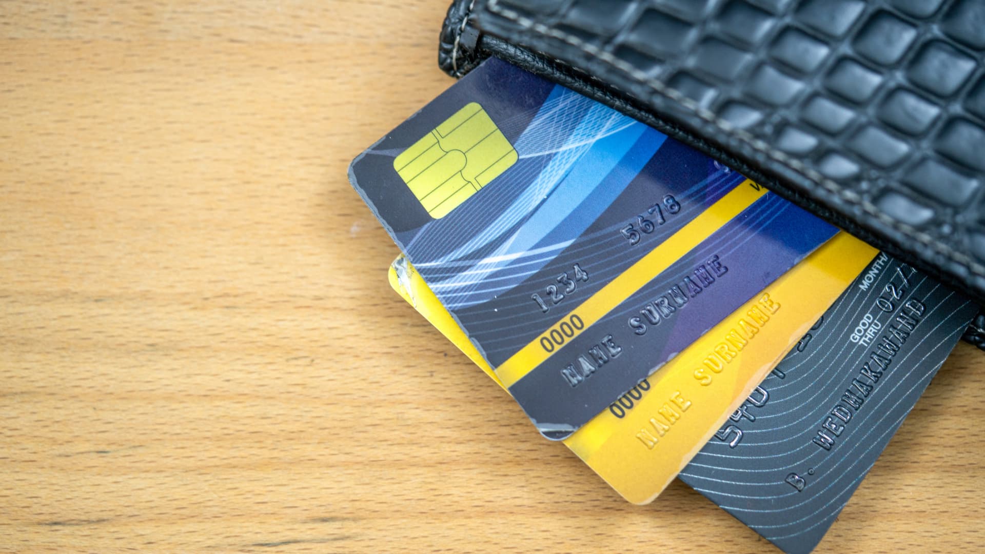 New year, smarter wallet: How to organize your credit cards in 2026