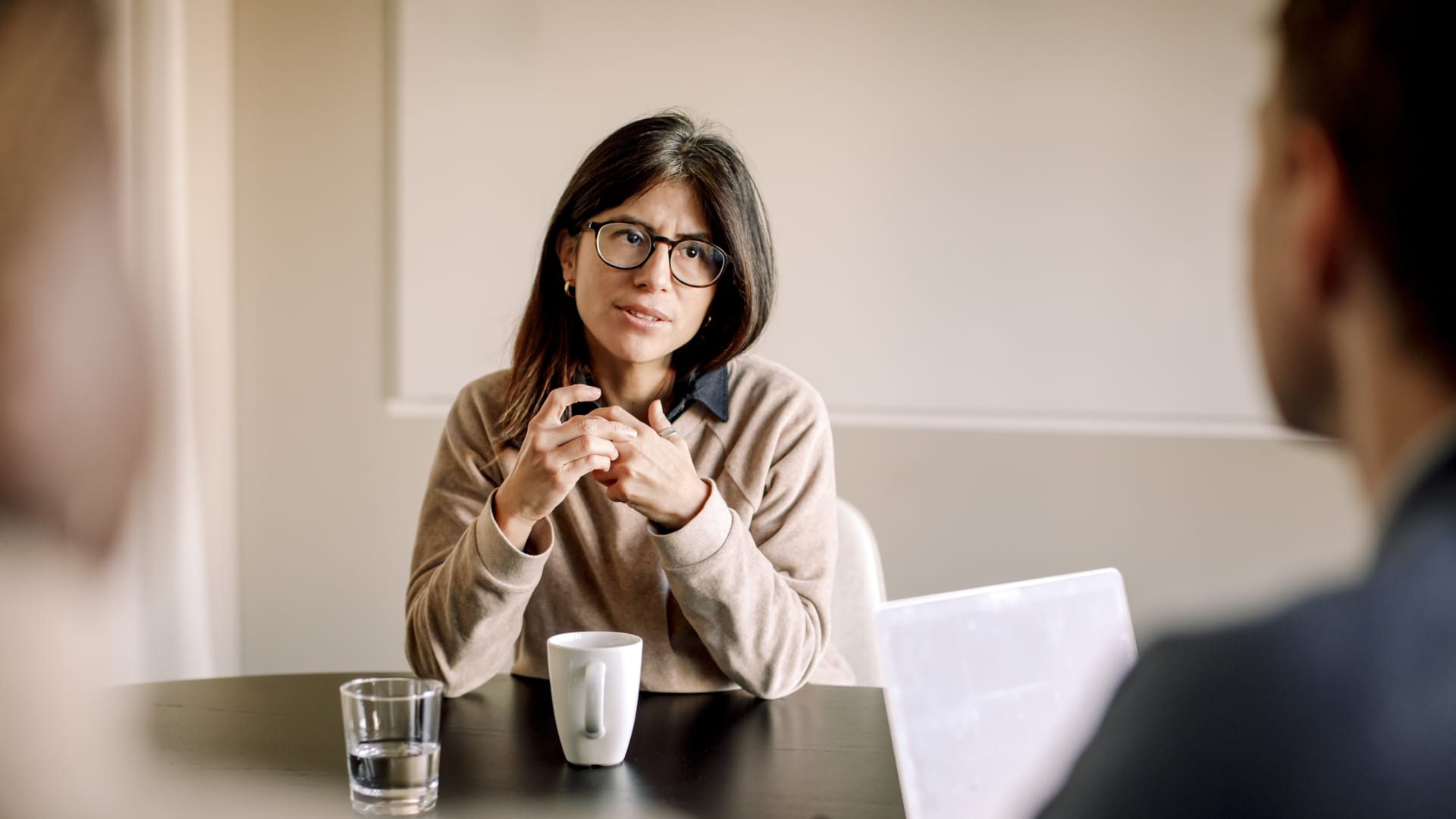 The top 3 red flags job seekers should watch out for in interviews, says career expert: 'You'll want to run for the door'