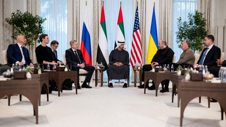 Russia and Ukraine sit for tense talks on thorny territorial issue