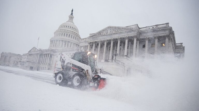 U.S. natural gas prices hit $6 for first time since 2022 amid massive winter storm
