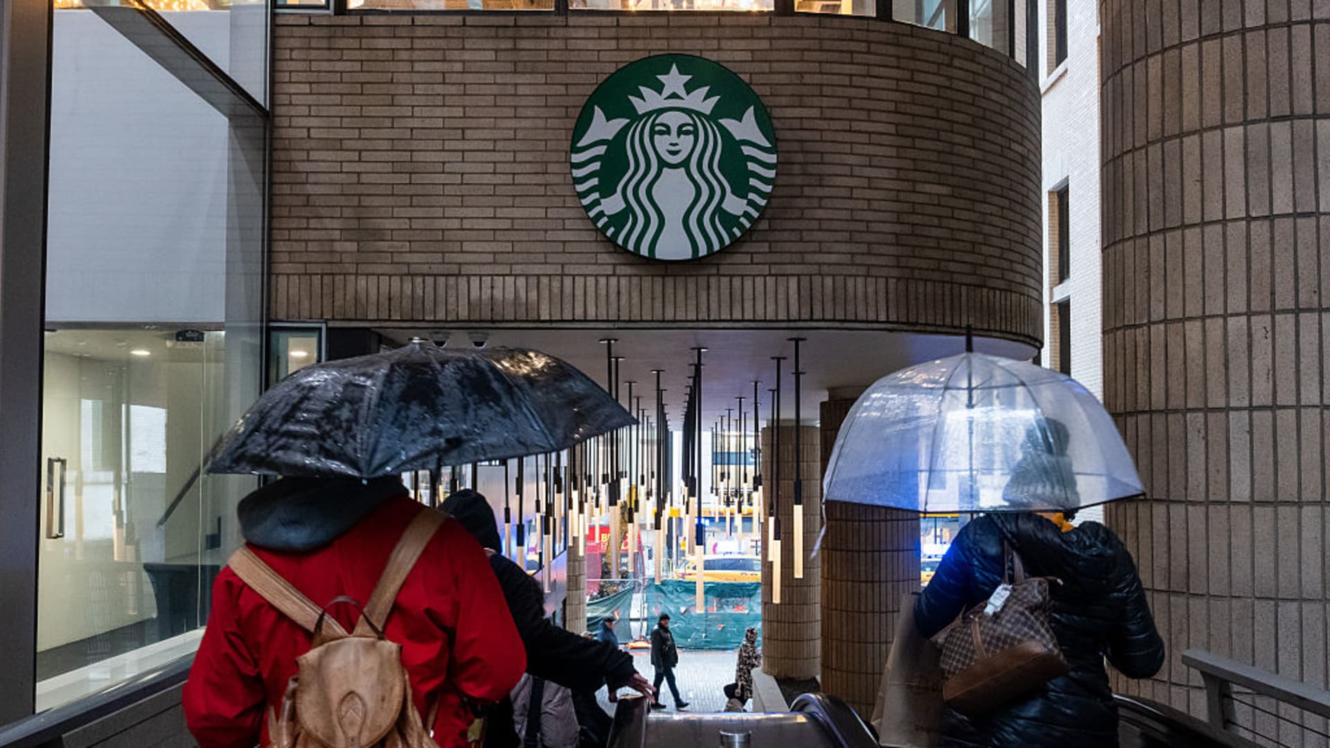 Starbucks is about to report earnings. Here's what to expect