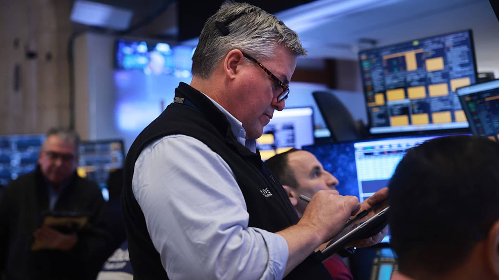 U.S. 10-year Treasury yields rise as investors weigh Fed decision