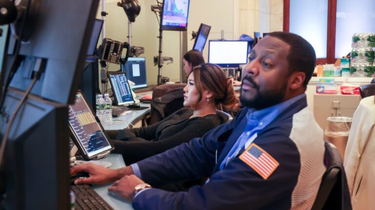 S&P 500 futures slip after index posts second losing day: Live updates