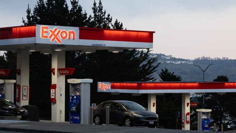 Exxon earnings beat estimates despite low oil prices