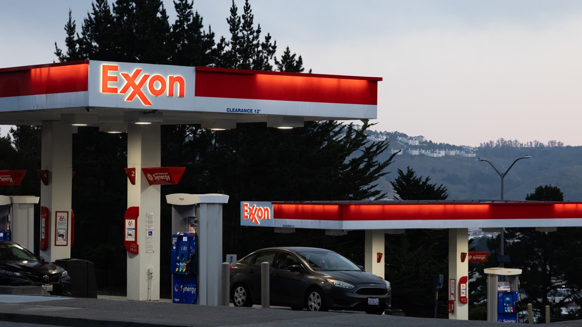 Exxon earnings beat estimates despite low oil prices