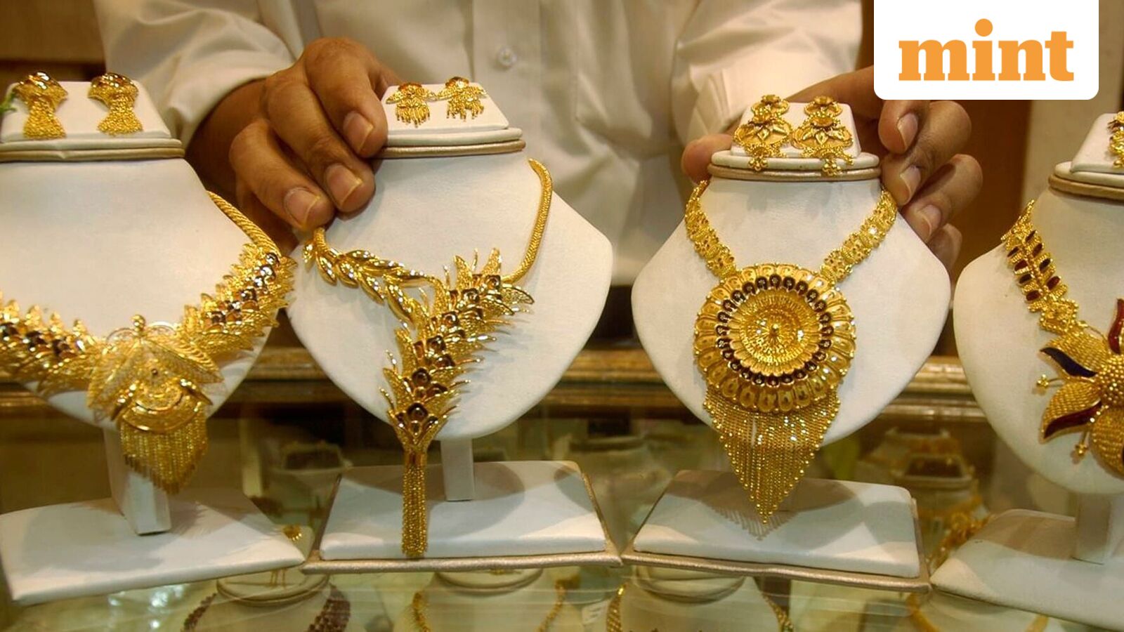Gold rates today: MCX gold consolidates after sharp run; silver prices jump  ₹6,000 per kg, inch closer to record peak