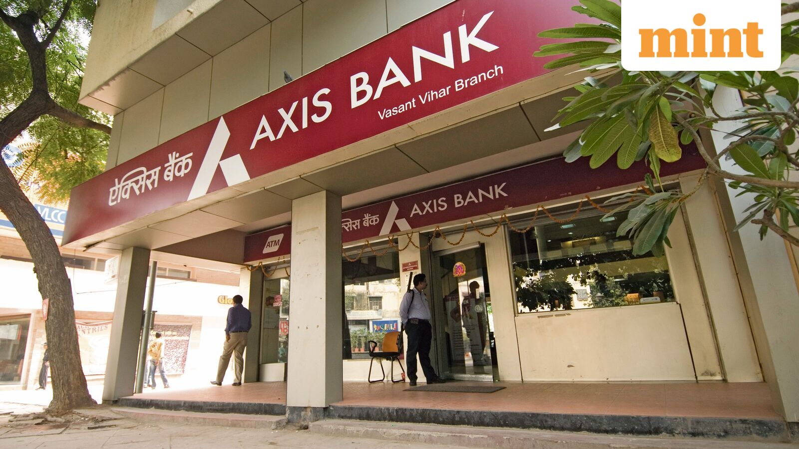 Axis Bank share price edges higher, hits 18-month high after Q3 business update