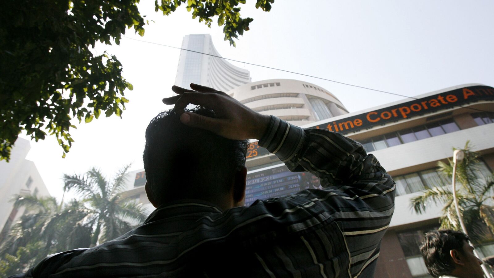 Top Gainers &amp; Losers on Jan 16: Federal Bank, Angel One, Infosys, RBL Bank, HPCL, Bank of India among top gainers