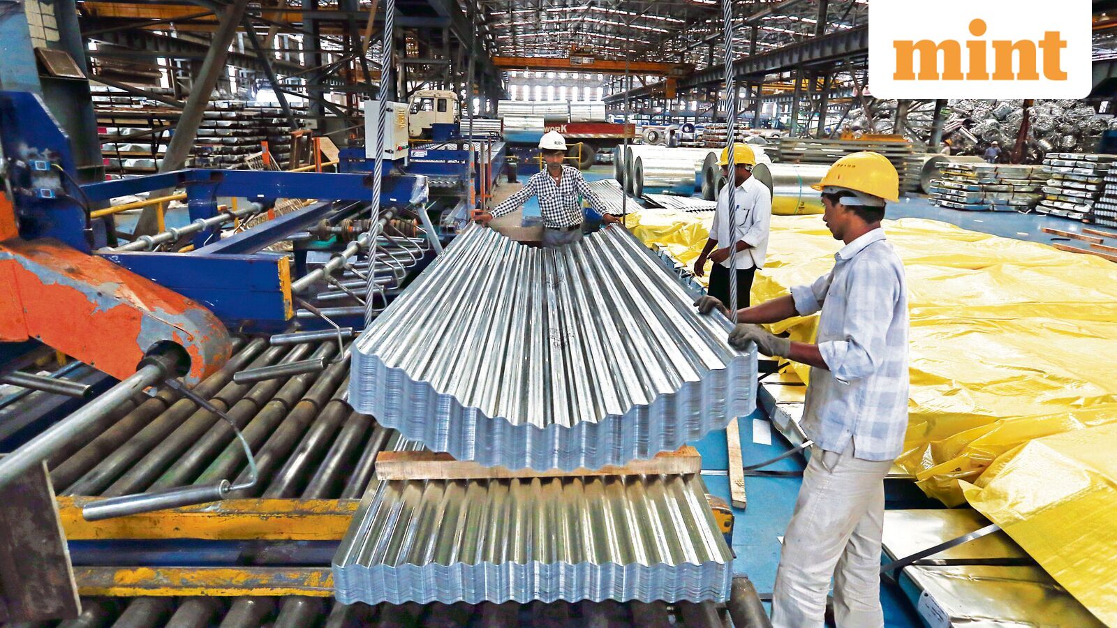 PMI: Retreating momentum dents confidence of services, manufacturing firms