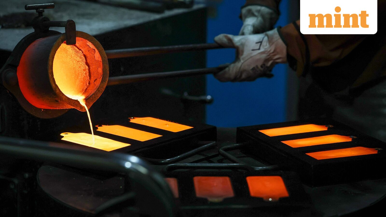Gold is muscling out Treasuries as a foreign reserve asset