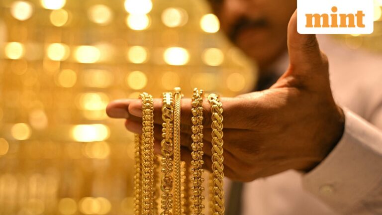 Gold Rate Today: Check the live price of 22K, 24K and 18K gold prices on 7 January 2026