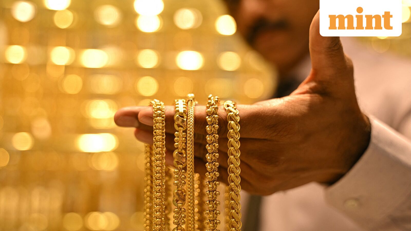 Gold Rate Today: Check the live price of 22K, 24K and 18K gold prices on 7 January 2026