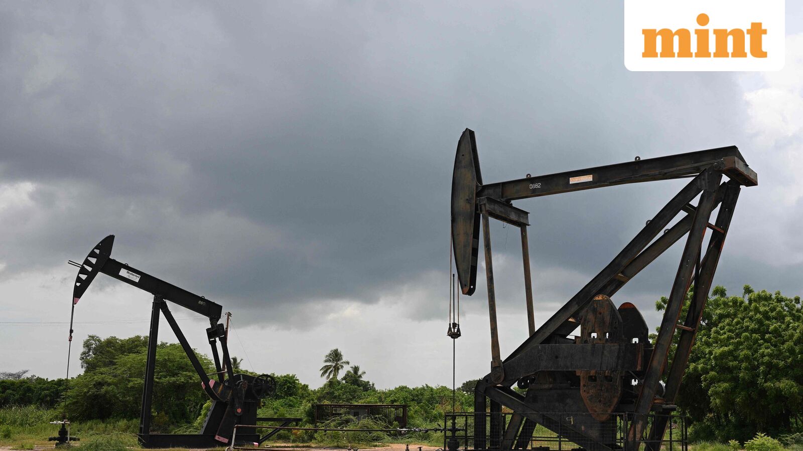 Three crude oil stocks to benefit amid US-Venezuela tension