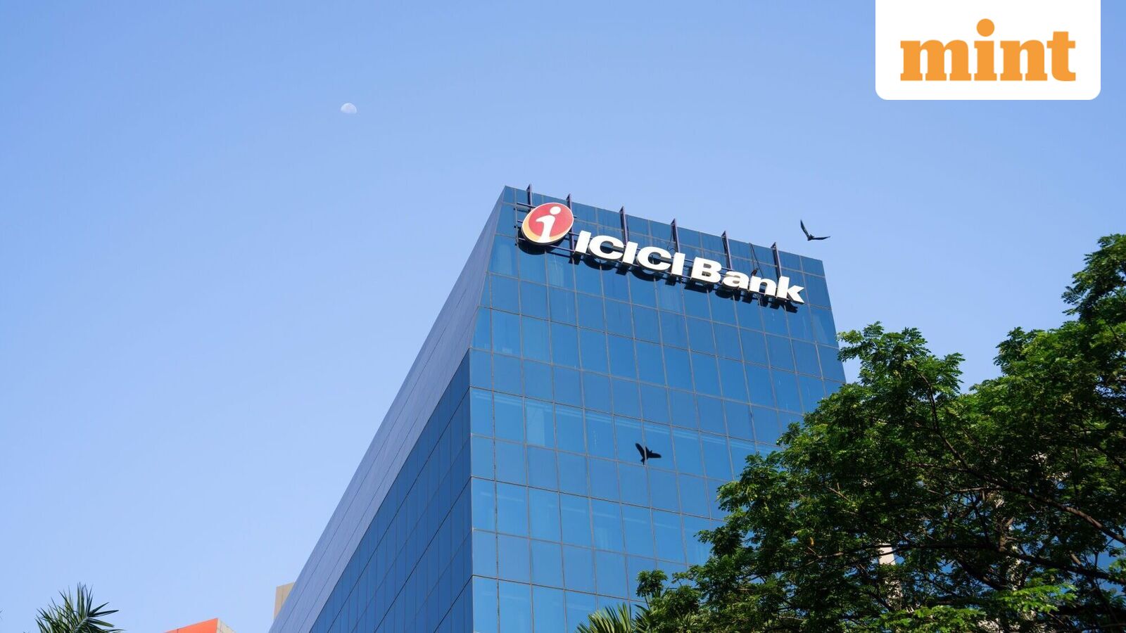 LIC books profit in ICICI Bank before the announcement of Q3 results 2026. Buy, sell or hold?
