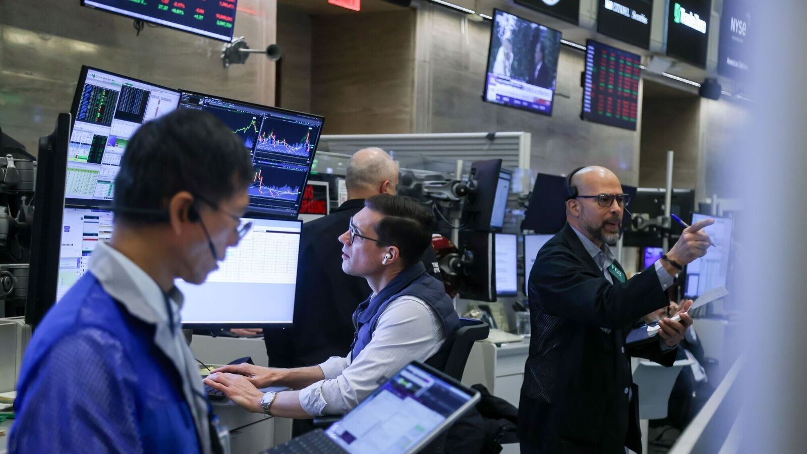 Wall Street rises after Trump says won’t use force to acquire Greenland, Netflix  dips 2.6%, United Airlines soars 4.2%