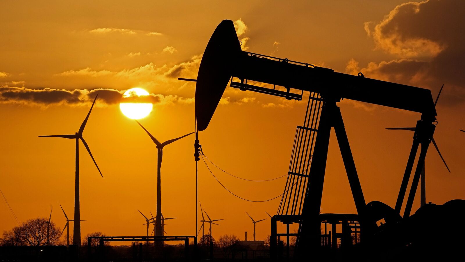 Crude oil prices fall for the second day on easing fears of a US strike on Iran. What's behind the fall?